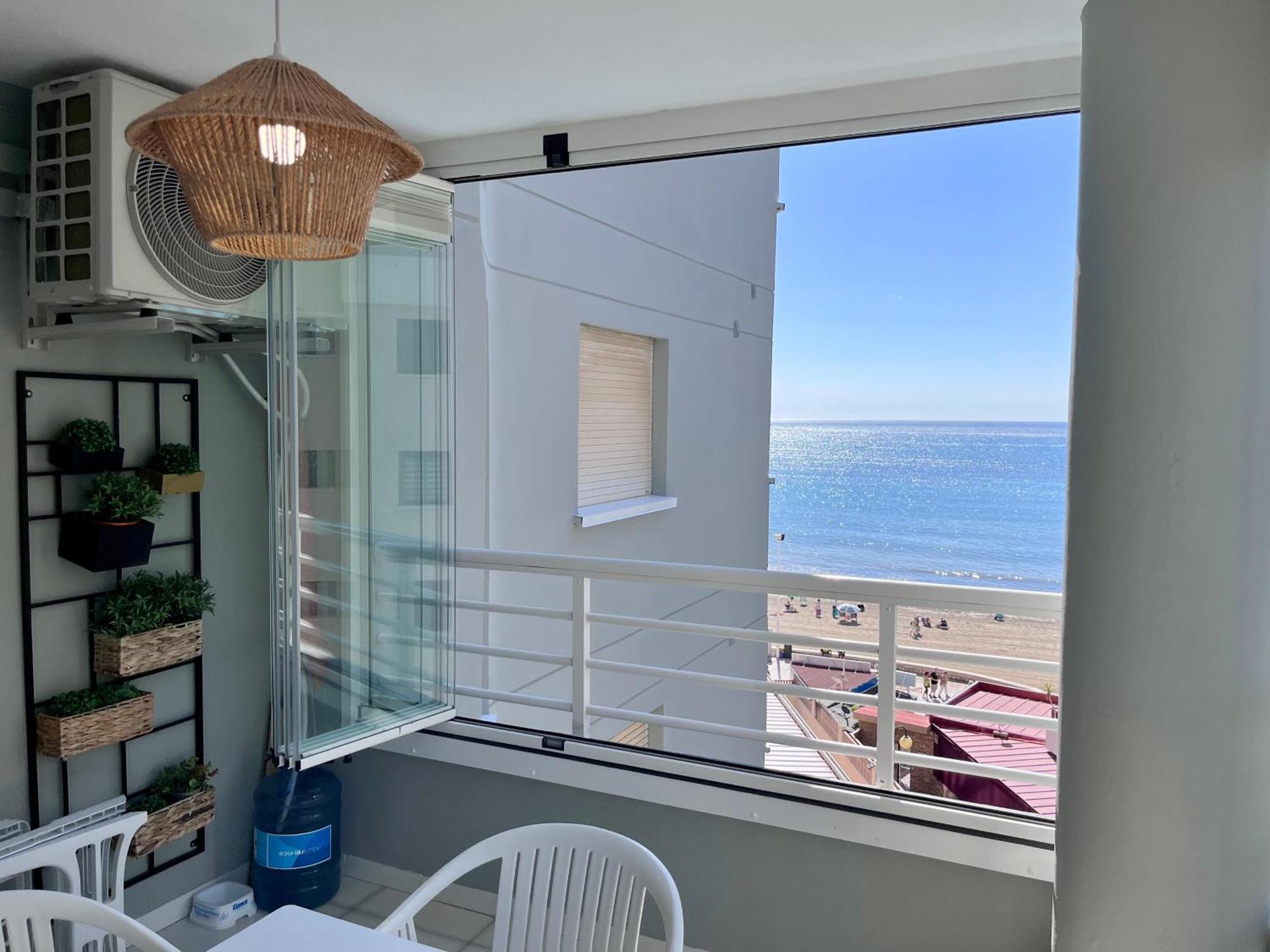 Modern Apartment On The Beach With Pool Кальпе Экстерьер фото